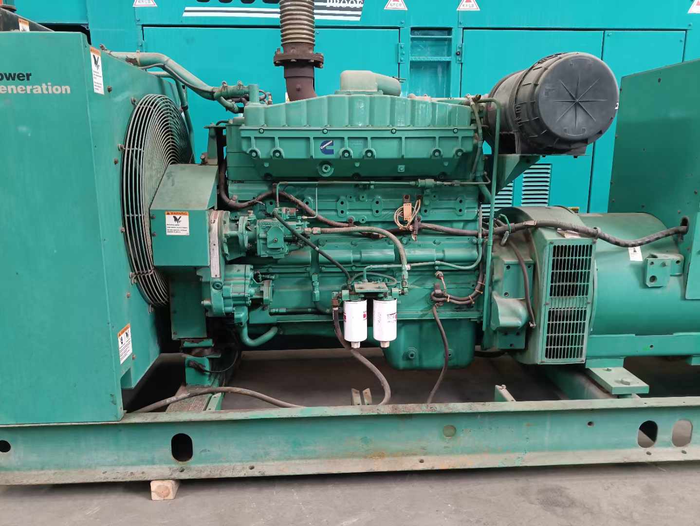 叠彩过载会对 600kW 柴油发电机组造成哪些损害？