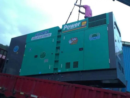 叠彩柴油发电机组转速不稳定时，如何对发动机进行维护？