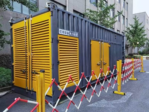 叠彩如何使用转速表检查发动机的转速？