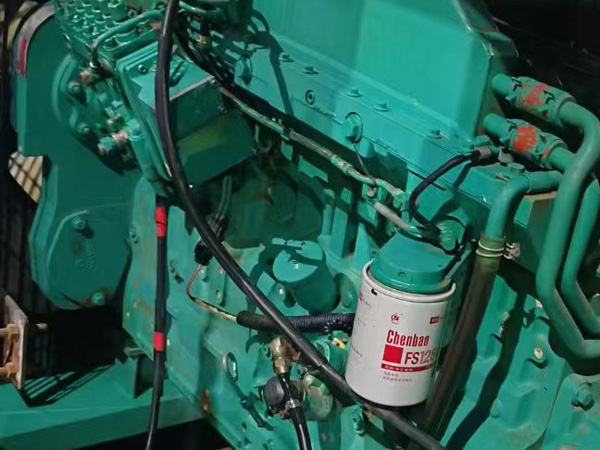 叠彩如何确定新的发电机组控制系统是否与原系统兼容？