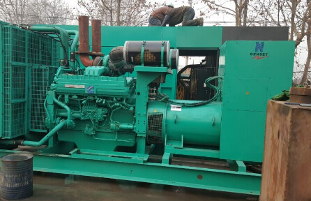 叠彩发电机组如何判断水冷式机油散热器内部是否需要清洗？